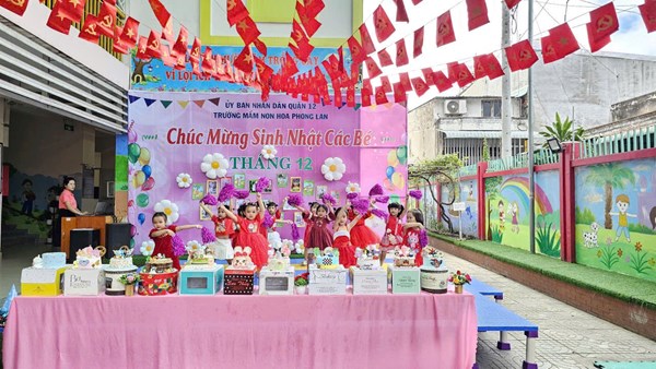 Trường mầm non Hoa Phong Lan đã tổ chức tiệc buffet mừng sinh nhật cho các bé sinh tháng 12🌷
