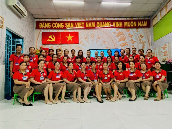 Hội nghị viên chức, người lao động trường Mầm non Hoa Phượng Đỏ năm học 2024 - 2025