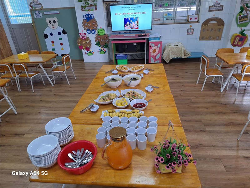 Buffet liên hoan Trung thu 2024 của các bé khối Mầm