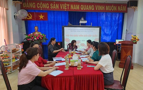 Giáo viên trường Mầm non Hoa Quỳnh thi thực hành giáo viên giỏi cấp Quận năm học 2024 - 2025