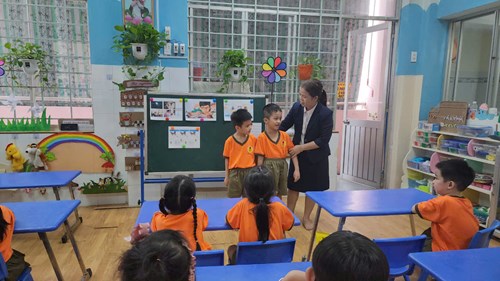 Khối Lá: Phòng bệnh cận thị, cong vẹo cột sống