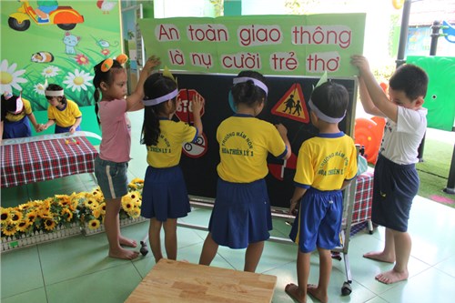 Hội thi Bé với An toàn giao thông
