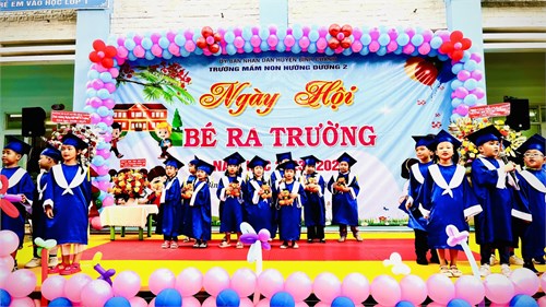 Sáng ngày 28/5/2024. Trường mầm non Hướng Dương 2 tổ chức Ngày hội: Bé ra trường năm học 2023-2024.