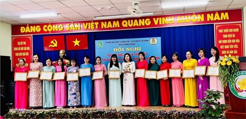 Hội nghị sơ kết HKI và tổng kết hội thi giáo viên giỏi cấp Huyện với chủ đề  Xây dựng kế hoạch và tổ chức hoạt động nuôi dưỡng, chăm sóc, giáo dục 