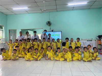 Trường Mầm Non Hướng Dương tổ chức khám sức khoẻ cho trẻ