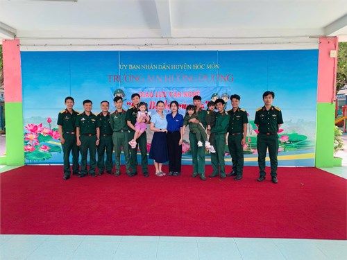 Giao lưu văn nghệ  Chú bộ đội của Bé 