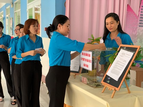 Công đoàn cơ sở Trường Mầm non Hướng Dương kêu gọi ủng hộ đồng bào bị thiệt hại do Bão số 3 (Bão YAGI)