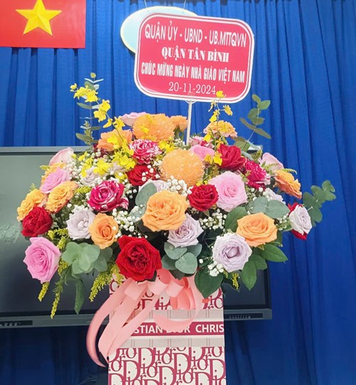 Trường Mầm non Kim Đồng đón Lãnh đạo Quận Tân Bình và Lãnh đạo UBND phường 2 đến thăm và chúc mừng nhân ngày Nhà giáo Việt Nam.