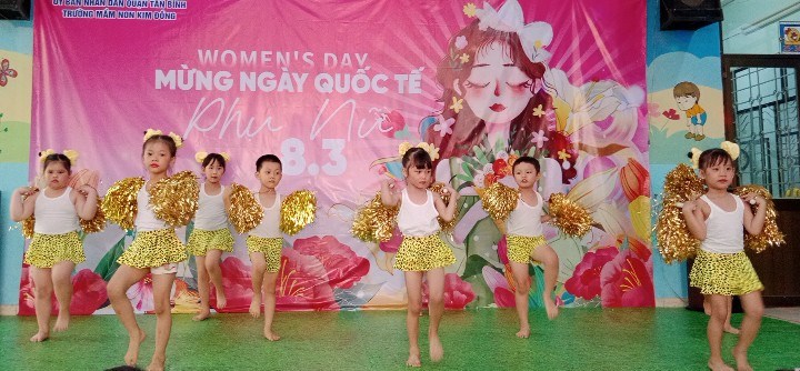 Chào mừng ngày Quốc tế Phụ nữ 8/3, hoạt động văn nghệ của các bé lớp Lá 1 ( 5-6 tuổi )  múa  Hoa mừng 8 tháng 3 