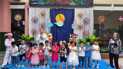 Vui Trung Thu cùng các bé Trường Mầm non Linh Tây