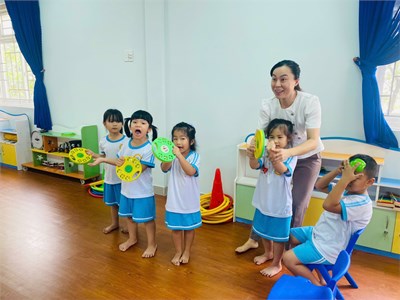 Vỗ nhịp bài gọi tên cảm xúc