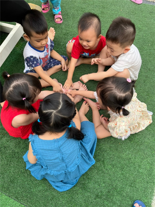 Hoạt động ngoài trời với trẻ mn 🌻🌻🌻🌻