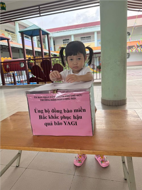 Ủng hộ đồng bào miền bắc khắc phục hậu quả bão yagi