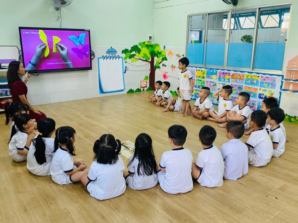 🦋 Giờ học “Gấp chú bướm “ của các bạn lớp Chồi 1 🦋