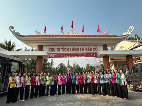 Ngày 02/03/2024 Chi Bộ - Công đoàn- chi Đoàn Trường MN Măng Non II tham gia về nguồn và sinh  hoạt chuyên đề tại khu di tích “Láng le - Bàu cò”