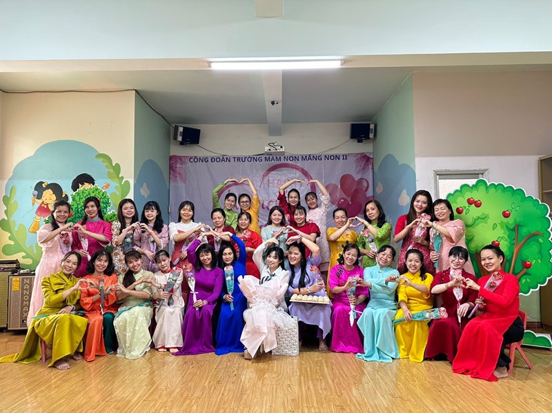 💖 Trường MN Măng non II tổ chức sinh hoạt chào Mừng ngày Quốc tế phụ nữ  8/3/2024💖
🌟 Tiến sĩ tâm lý Nguyễn Phương Thảo giảng viên Trường Đại học Sài Gòn 🌟 Chủ trì buổi sinh hoạt và tổ chức một số trò chơi 🌱