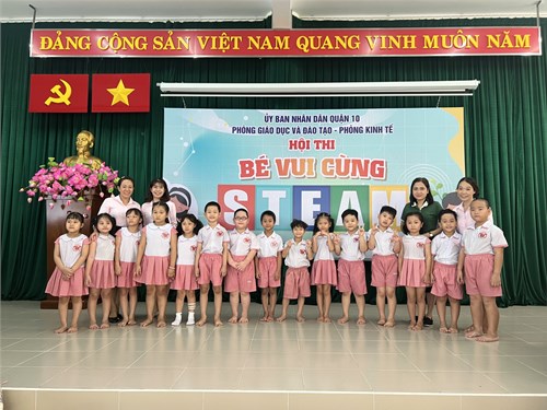 💐💐 Chúc mừng các bé Khối mẫu giáo 5 - 6 tuổi hoàn thành xuất sắc Hội thi “Bé vui cùng STEAM” do phòng Giáo dục & Đào tạo phối hợp với phòng kinh tế Quận 10 tổ chức 💐💐
💖  Giải Nhất lớp Lá 3 với Đề tài “Vòng xoay kỳ diệu”
💚 Giải khuyến khích lớp Lá 1 với Đề tài “Cần cẩu thủy lực”
💜Giải khuyến khích lớp Lá 2 với Đề tài “Máy bơm nước bằng tay “