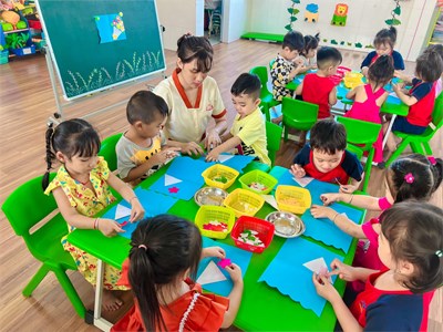 Làm hoa tặng Mẹ ngày 8/3