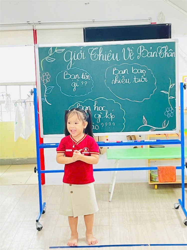 KPXH: “ Bé Tự Giới Thiệu Về Bản Thân Mình”