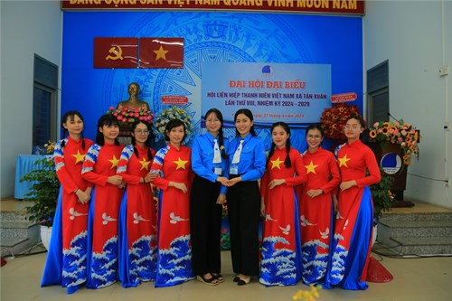 Chi đoàn trường Mầm non Mỹ Hoà tham dự Đại hội đại biểu Hội liên hiệp Thanh niên Việt Nam xã Tân Xuân lần thứ VIII nhiệm kỳ 2024-2029