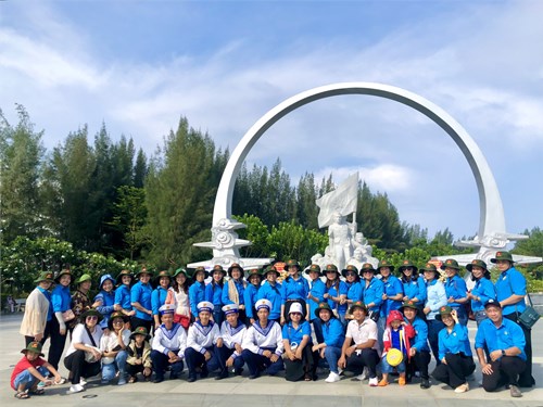 Tham gia học tập Nghị quyết Đại hội Công đoàn Huyện và Nghị quyết Đại hội Công đoàn Thành phố Hồ Chí Minh nhiệm kỳ 2023-2028.