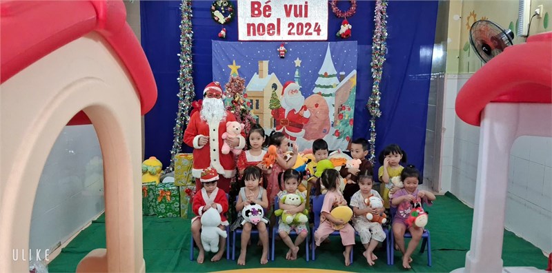 Trường MN Nai Vàng tổ chức lễ hội   BÉ VUI NOEL   năm học 2024 - 2025