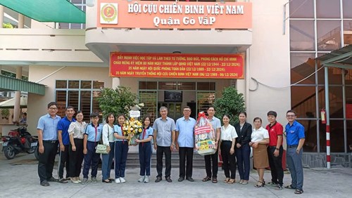 Thăm, chúc mừng Hội Cựu chiến binh quận Gò Vấp nhân Kỷ niệm 80 năm Ngày thành lập Quân đội nhân dân Việt Nam (22/12/1944 - 22/12/2024) và 35 năm Ngày hội Quốc phòng toàn dân (22/12/1989 - 22/12/2024)