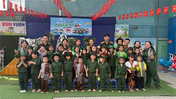 Các bé Trường Mầm non Ngọc Lan giao lưu cùng Chú bộ đội nhân kỷ niệm 80 năm Ngày thành lập Quân đội Nhân dân Việt Nam (22/12/1944-22/12/2024)