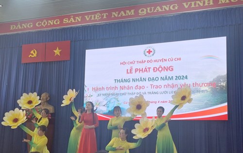 Công đoàn trường Mầm non Phạm Văn Cội 2 tham gia diễn văn nghệ lễ phát động  Tháng nhân đạo  năm 2024 của hội chữ thập đỏ Xã Phạm Văn Cội, huyện Củ Chi.