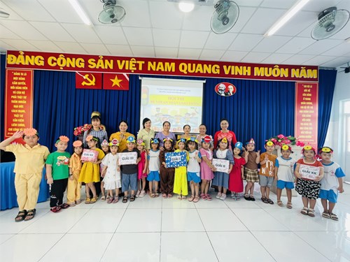 Hội thi  Bé với an toàn giao thông 