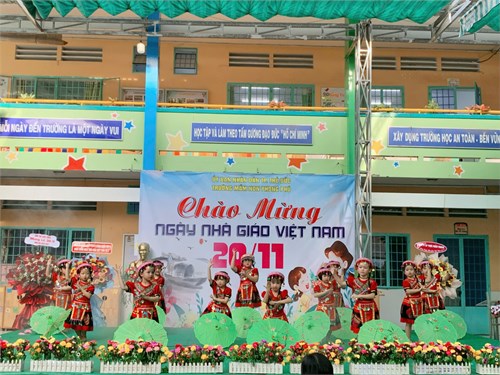 Văn nghệ chào mừng Ngày Nhà giáo Việt Nam 20/11/1982-20/11/2024