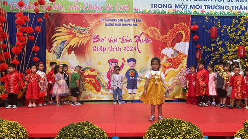 Trường Mầm Non Phú Hòa: Tổ chức lễ hội  Vui đón Xuân Giáp Thìn 2024  các bé lớp Chồi 2 biểu diễn thời trang