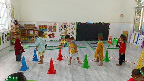 Lớp Nhà trẻ 1 tham gia lễ hội Giỗ Tổ Hùng Vương 2024