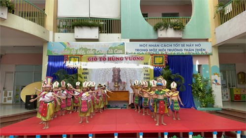 Các bé trường MN Phú Hòa tham gia lễ hội Giỗ Tổ Hùng Vương 2024