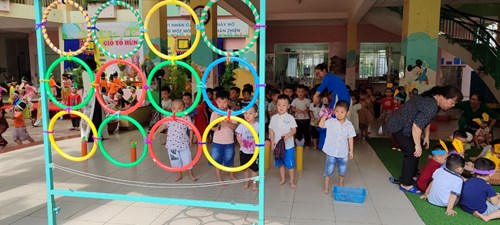 Lớp Mầm 1 tham gia lễ hội Giỗ Tổ Hùng Vương 2024