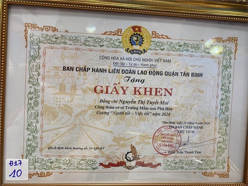 Cô Tuyết Mai Công Đoàn cơ sở Trường MN Phú Hòa gương  Người tốt - Việc tốt 