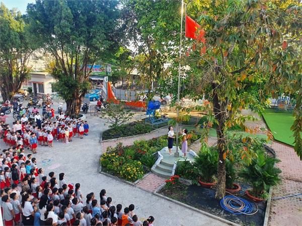 Trường MN Phú Hòa Đông - Lễ chào cờ sáng thứ hai đầu tuần