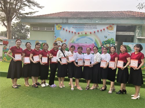 Công đoàn Trường MN Phú Hòa Đông họp mặt kỷ niệm 114 năm ngày Quốc tế Phụ nữ 8/3 và 1984 năm Khởi nghĩa Hai Bà Trưng