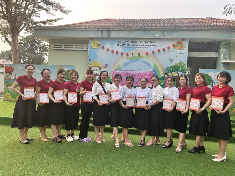 Công đoàn Trường MN Phú Hòa Đông họp mặt kỷ niệm 114 năm ngày Quốc tế Phụ nữ 8/3 và 1984 năm Khởi nghĩa Hai Bà Trưng