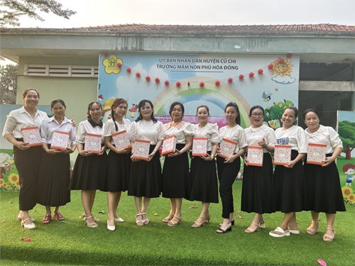 Công đoàn Trường MN Phú Hòa Đông họp mặt kỷ niệm 114 năm ngày Quốc tế Phụ nữ 8/3 và 1984 năm Khởi nghĩa Hai Bà Trưng