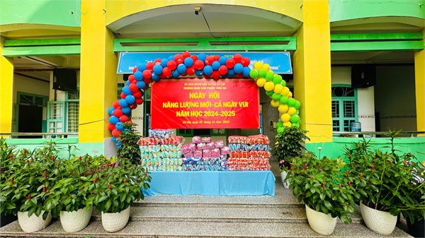 Ngày hội  Năng lượng mới-cả ngày vui  năm học 2024-2025