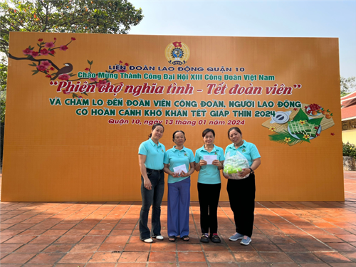 Chào mừng thành công Đại Hội XIII Công Đoàn Việt Nam  Phiên chợ nghĩa tình - Tết đoàn viên 