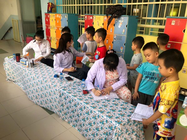 Trường mầm non phường 11 tổ chức khám sức khỏe cho các bé đợt 1 năm học 2024-2025
