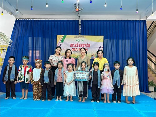 Hội thi bé kể chuyện chủ  đề  gia đình 
