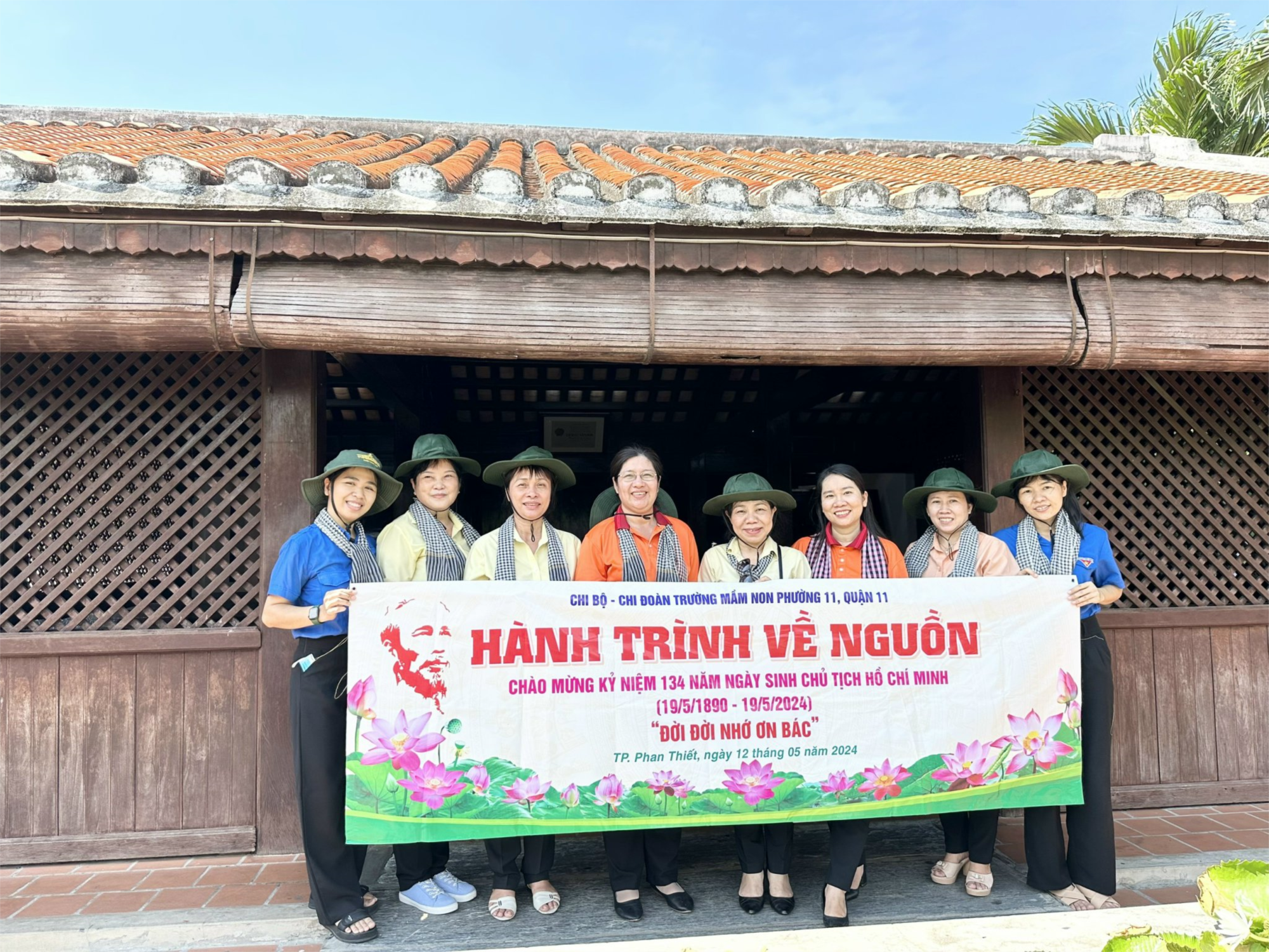 Chi bộ - chi đoàn trường mầm non phường 11 hành trình về nguồn