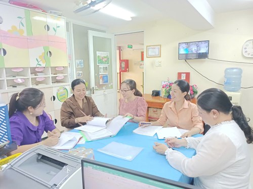 Đón đoàn kiểm tra giám sát tổ chức hoạt động nuôi dưỡng, chăm sóc, giáo dục trẻ năm học 2024-2025