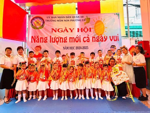 Các bé trường Mầm non Phường 13, tham gia Hội thi  Năng lượng mơi-cả ngày vui 