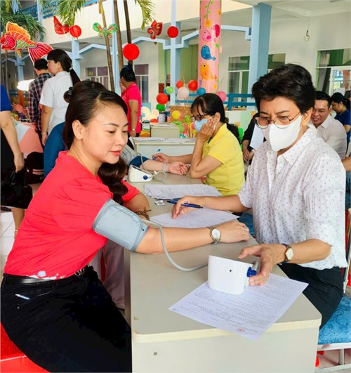  Ngày hội hiến máu tình nguyện  do Phòng Giáo dục và Đào tạo Quận 10 phối hợp với Hội chữ thập đỏ Quận tổ chức.
