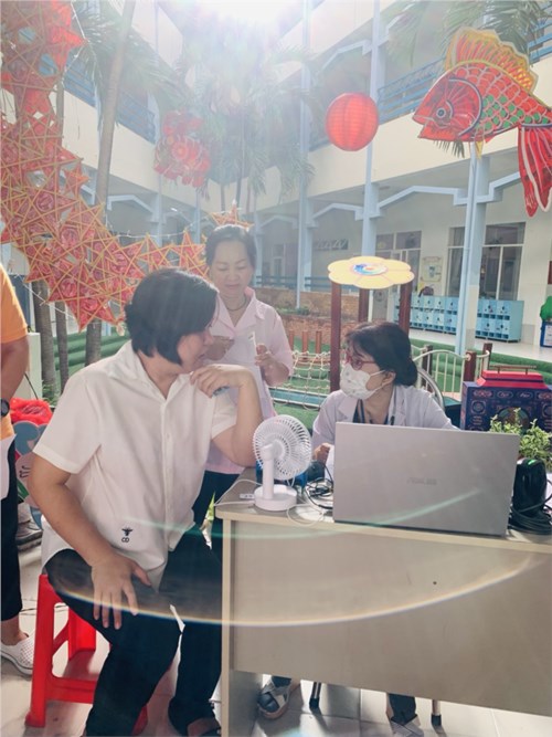 Cán bộ - Giáo viên Trường Mầm Non Phường 15A -Quận 10 tham gia hiến máu tình nguyện ngày 13/9/2024