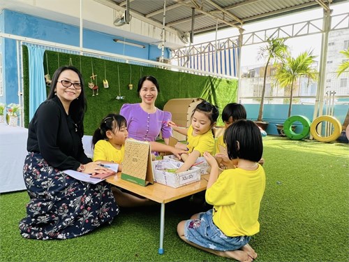 Ngày 19/4/2024 trường Mầm non Phường 2 đón đoàn kiểm tra của Phòng Giáo dục và Đào tạo Quận 10 về  Kiểm tra điều kiện và chất lượng tổ chức các hoạt động chăm sóc nuôi dưỡng và giáo dục trẻ theo lứa tuổi năm học 2023 - 2024 